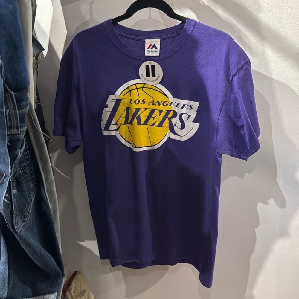 Majestic Los Angeles Lakers men’s large graphic purple short sleeved t shirt​